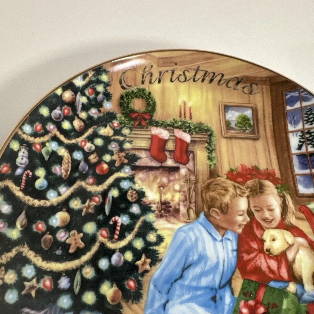 Avon 2009 Christmas Plate 